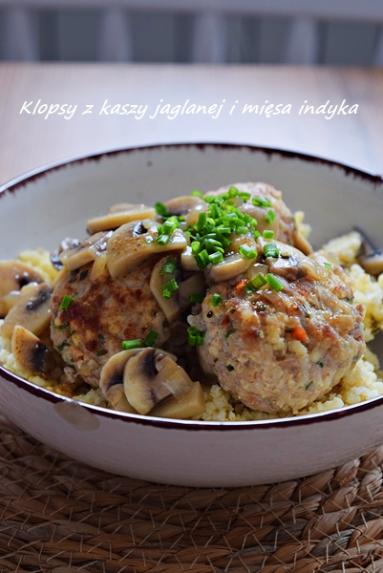 Pulpety z kaszy jaglanej i z mięsa indyka 