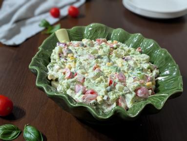 Sałatka z brokułem i kaparami