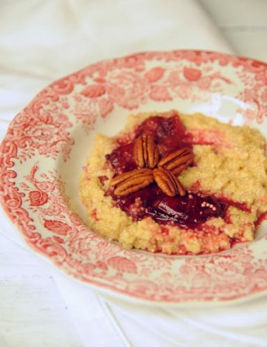 Śniadanie do łóżka #120: Quinoa na mleku ze śliwkami w czerwonym winie