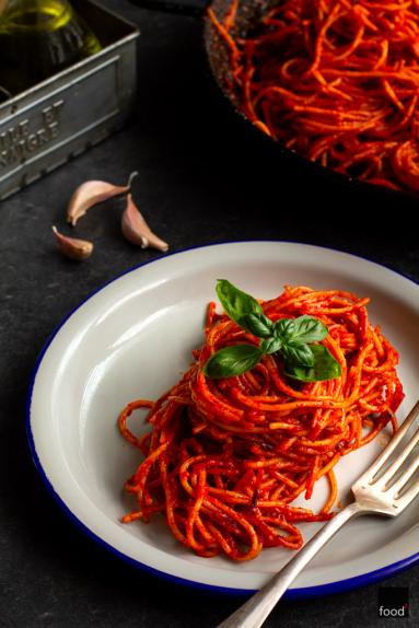Spaghetti all&#039;Assassina – zabójczo pyszny makaron z Bari