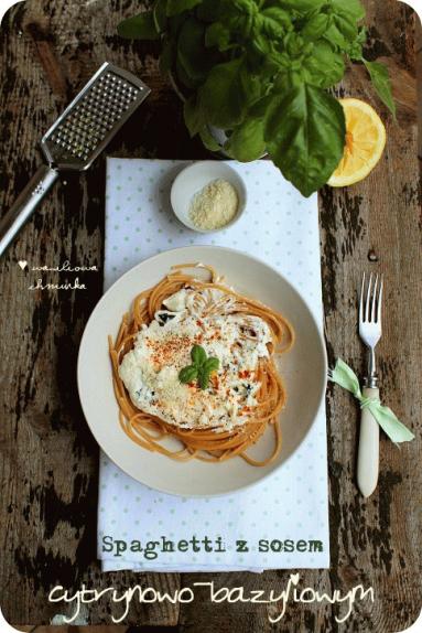 Spaghetti z sosem cytrynowo-bazyliowym