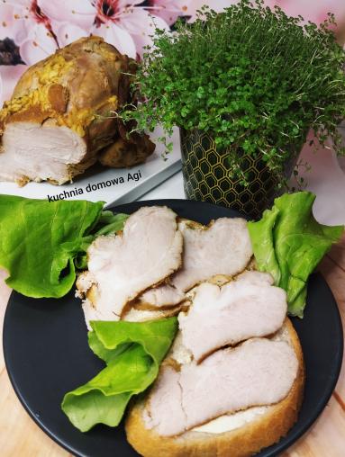 Szynka wieprzowa gotowana w przyprawach