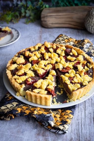 Tarta budyniowa ze śliwkami