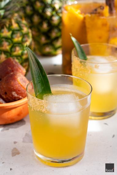 Tepache – meksykański napój z fermentowanych skórek ananasa