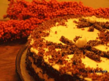 Tort makowy z kremem migdałowym (ciasto)