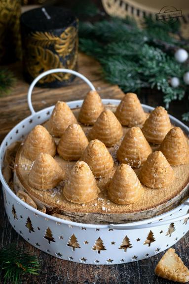 Ule z wiórkami kokosowymi i marcepanem