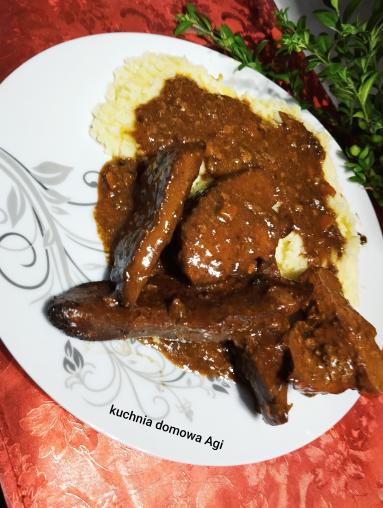 Wątroba wieprzowa w sosie własnym