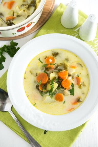 Zupa szczawiowa z warzywami