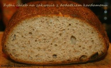 Żytni chleb na zakwasie z dodatkiem kardamonu
