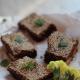 Bezglutenowe brownie z sezamem i masłem orzechowym Bezglutenowe brownie z sezamem i masłem orzechowym