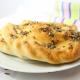 Calzone ze szpinakiem, porem, fetą i zatarem Calzone ze szpinakiem, porem, fetą i zatarem