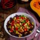 Curry z dynią, ciecierzycą, szpinakiem i orzechami nerkowca Curry z dynią, ciecierzycą, szpinakiem i orzechami nerkowca