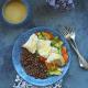 Dorsz skrei gotowany w białym winie z warzywami. Fragment… Dorsz skrei gotowany w białym winie z warzywami. Fragment…