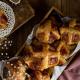 Hot Cross Buns – angielskie bułeczki wielkanocne Hot Cross Buns – angielskie bułeczki wielkanocne