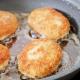 Kotlety mielone z serem cheddar Kotlety mielone z serem cheddar
