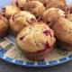 Lekkie muffinki z malinami i czerwoną porzeczką Lekkie muffinki z malinami i czerwoną porzeczką