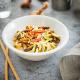 Makaron udon z grzybami i kapustą pekińską Makaron udon z grzybami i kapustą pekińską
