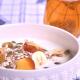 Muesli piękności na maślance z sokiem jabłkowym Muesli piękności na maślance z sokiem jabłkowym