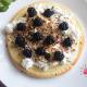 Omlet biszkoptowy z jogurtem Skyr i jeżynami Omlet biszkoptowy z jogurtem Skyr i jeżynami