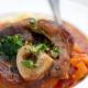 Ossobuco, pieczona gicz cielęca z warzywami Ossobuco, pieczona gicz cielęca z warzywami