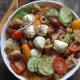 Panzanella z ogórkami i mozzarellą Panzanella z ogórkami i mozzarellą