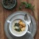 Pesto z natki pietruszki i krem pieczarkowy. Fragment… Pesto z natki pietruszki i krem pieczarkowy. Fragment…