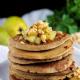 Piernikowe pancakes z karmelizowanymi gruszkami Piernikowe pancakes z karmelizowanymi gruszkami