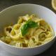 Serowe tagliatelle z bazylią Serowe tagliatelle z bazylią