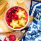 Smoothie bowl z guaraną, granatem i karambolą Smoothie bowl z guaraną, granatem i karambolą