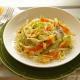 Tagliatelle z marchewką, groszkiem i kaczką Tagliatelle z marchewką, groszkiem i kaczką