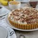 Tarta ciasteczkowa z bananami, toffi i bitą śmietaną Tarta ciasteczkowa z bananami, toffi i bitą śmietaną