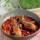 Udka kurczaka w pomidorach z chorizo i cieciorką-obiad błyskawiczny