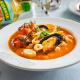 Zupa rybna bouillabaisse z nutą szafranu i pieczoną papryką Zupa rybna bouillabaisse z nutą szafranu i pieczoną papryką