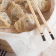 Chińskie pierożki z wieprzowiną i krewetkami