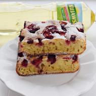 Ciasto z truskawkami na zsiadłym mleku