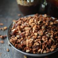 Granola z masłem orzechowym