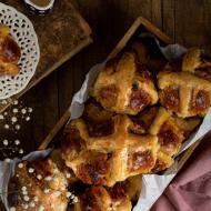 Hot Cross Buns – angielskie bułeczki wielkanocne