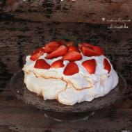 Pavlova z truskawkami