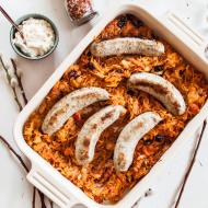 Pieczona biała kiełbasa z kapustą
