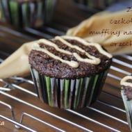 Zdrowe, czekoladowe muffiny na maśle orzechowym