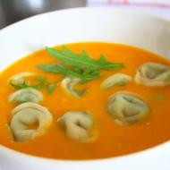 Zupa dyniowa z tortellini